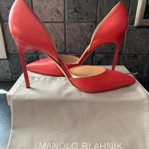 Manolo Blahnik Tayler pumps in Watermelon Pink